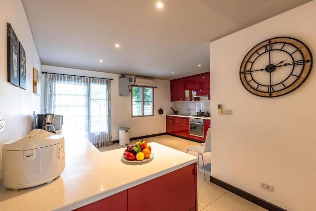 4 Bedroom Townhouse In Great Location! HHQ Exterior foto