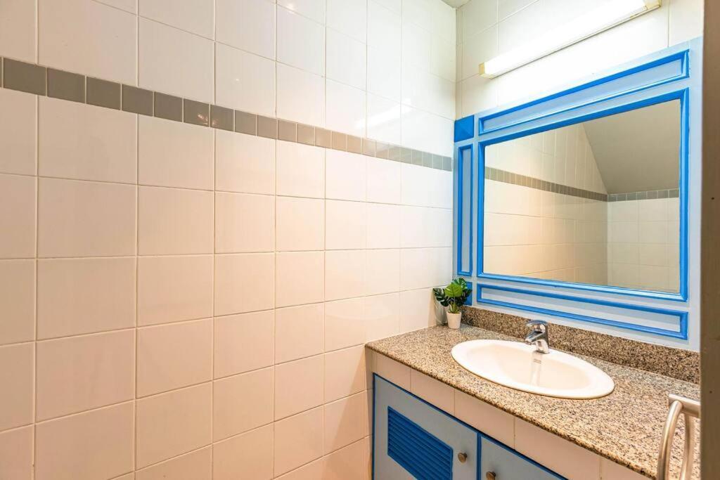 4 Bedroom Townhouse In Great Location! HHQ Exterior foto