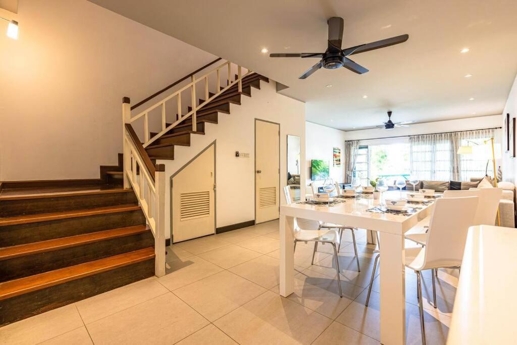 4 Bedroom Townhouse In Great Location! HHQ Exterior foto